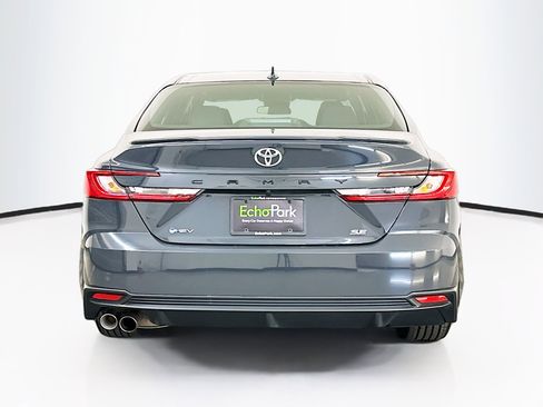 Used 2025 Toyota Camry SE image 7