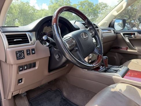 Used 2015 Lexus GX 460 w/ Premium Package AWD/4WD image 8