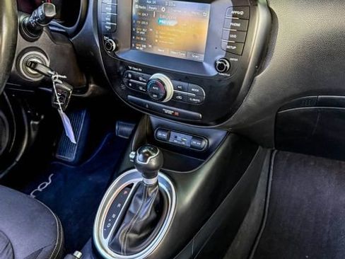 Used 2019 Kia Soul + FWD image 31