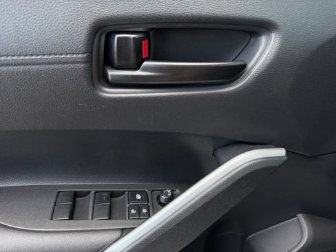 Used 2023 Toyota Corolla Cross LE FWD image 17
