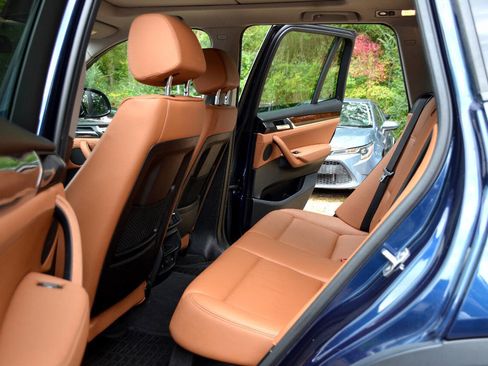 Used 2017 BMW X3 xDrive28i image 13