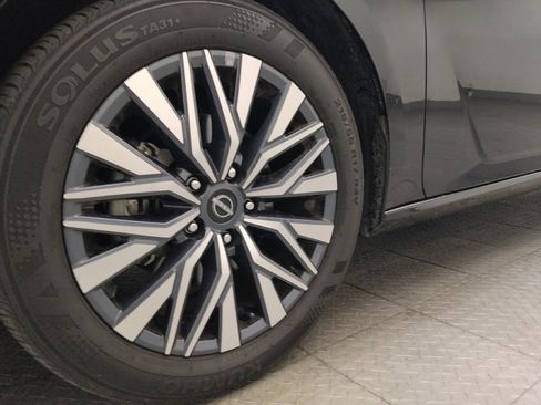 Used 2025 Nissan Altima 2.5 SV FWD image 31
