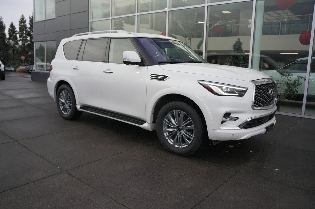Used 2024 INFINITI QX80 Luxe AWD/4WD image 2