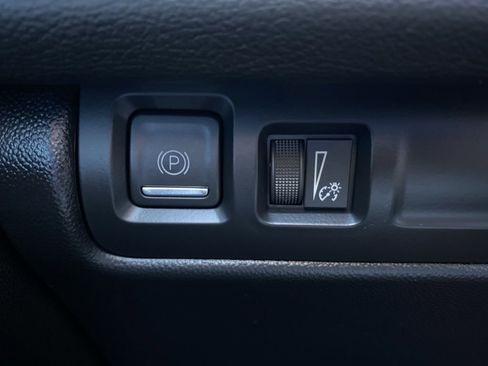 Used 2025 Cadillac XT4 Sport image 22