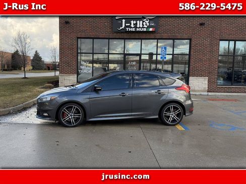 Used 2018 Ford Focus ST image 1