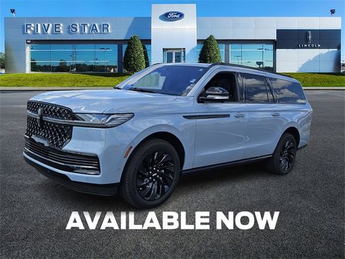 Used 2025 Lincoln Navigator L Reserve w/ Jet Appearance Package image 3