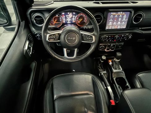 Used 2019 Jeep Wrangler Unlimited Sahara w/ Uconnect 4C Nav & Sound Group image 20