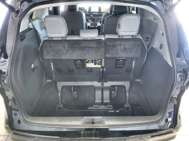 Used 2021 Toyota Sienna Limited FWD image 25