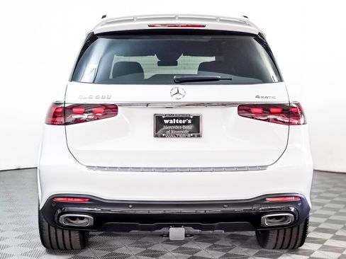 New 2026 Mercedes-Benz GLS 580 4MATIC image 10