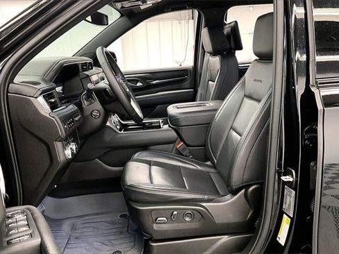 Used 2023 GMC Yukon Denali w/ LPO, Floor Liner Package image 21