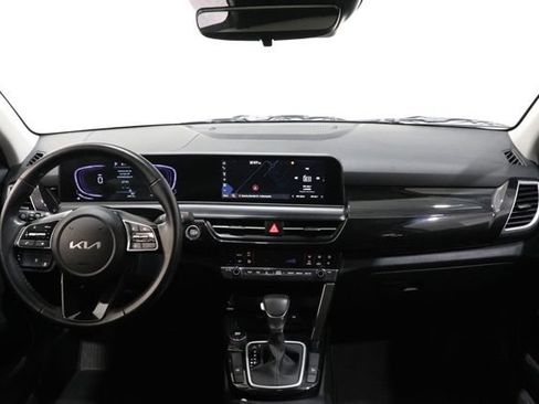 Used 2025 Kia Seltos S FWD image 14