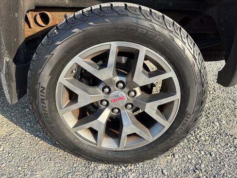 Used 2016 GMC Sierra 1500 SLT w/ All-Terrain Package AWD/4WD image 5