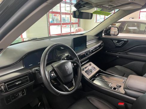 Used 2023 Lincoln Aviator AWD image 14