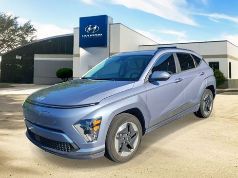 Certified 2024 Hyundai Kona SEL FWD image 3
