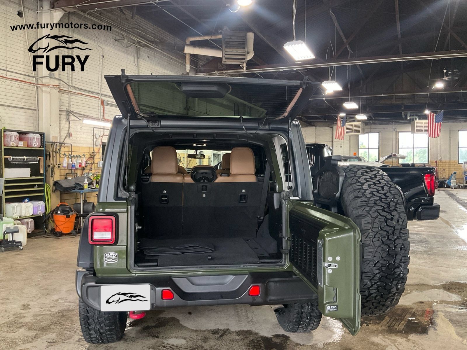 Used 2021 Jeep Wrangler Unlimited Rubicon w/ Cold Weather Group AWD/4WD image 31