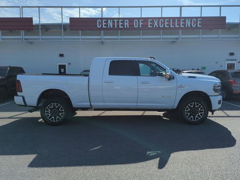 Used 2026 RAM 2500 Limited AWD/4WD image 4