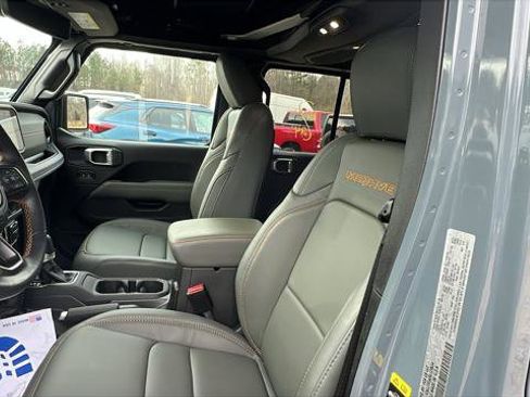 Certified 2024 Jeep Gladiator Mojave image 17