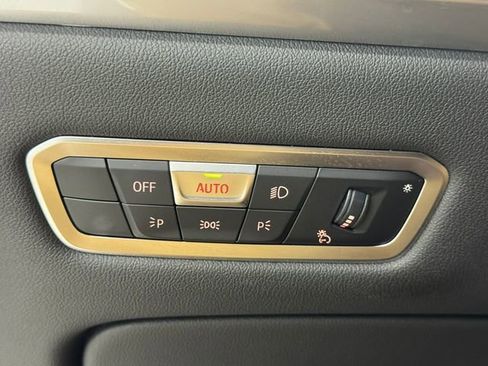 Used 2023 BMW X7 xDrive40i w/ Executive Package image 35