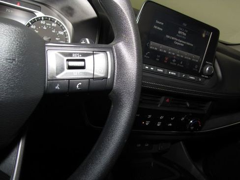 Used 2025 Nissan Rogue S FWD image 6