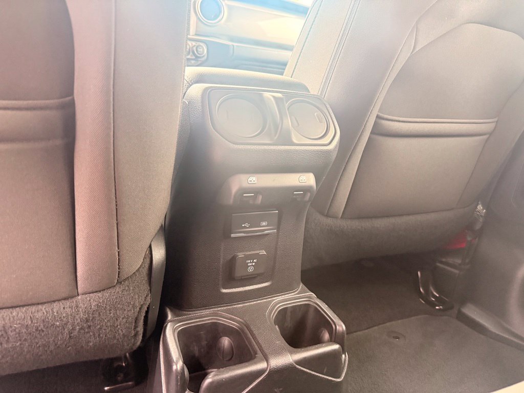 Used 2018 Jeep Wrangler Unlimited Sahara AWD/4WD image 20