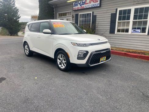 Used 2020 Kia Soul S image 2