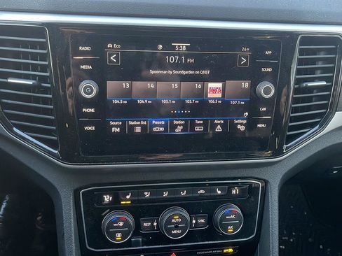 Certified 2023 Volkswagen Atlas SE w/ Panoramic Sunroof Package image 10