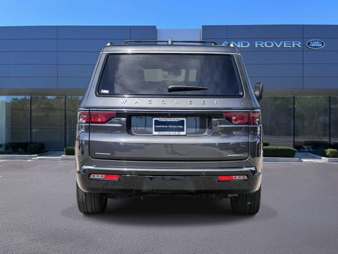 Used 2022 Jeep Wagoneer Series II AWD/4WD image 5
