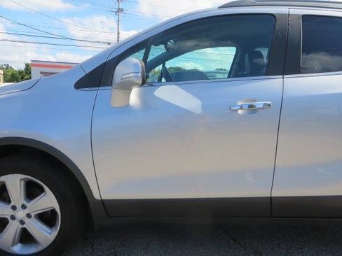 Used 2016 Buick Encore FWD image 28