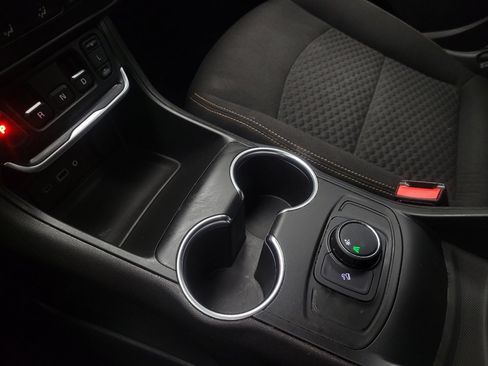 Used 2019 GMC Terrain SLE FWD image 26
