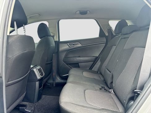 Used 2023 Kia Sportage LX FWD image 16