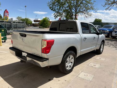 Used 2018 Nissan Titan SV AWD/4WD image 5