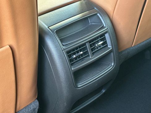 Used 2022 Cadillac XT5 Premium Luxury image 15