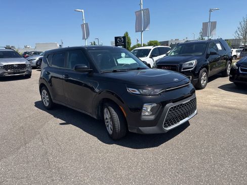 Used 2021 Kia Soul LX FWD image 3