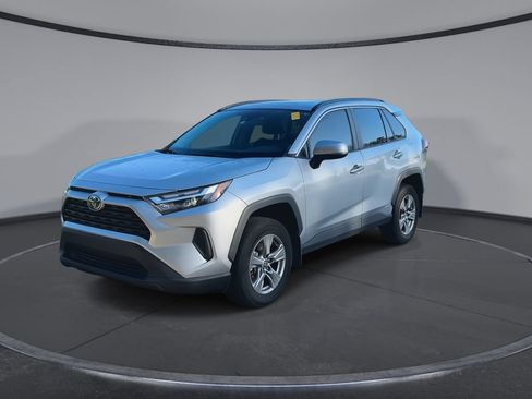 Used 2024 Toyota RAV4 XLE w/ Convenience Package AWD/4WD image 4