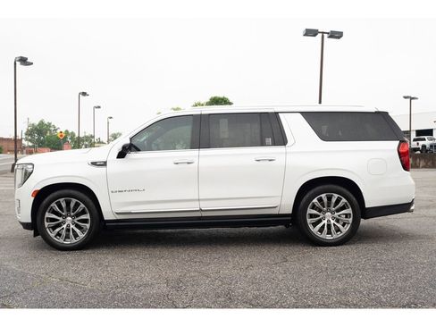 Used 2021 GMC Yukon XL Denali w/ Denali Ultimate Package AWD/4WD image 5