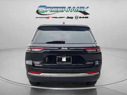 New 2025 Jeep Grand Cherokee Laredo