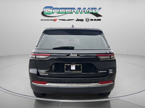 New 2025 Jeep Grand Cherokee Laredo image 3
