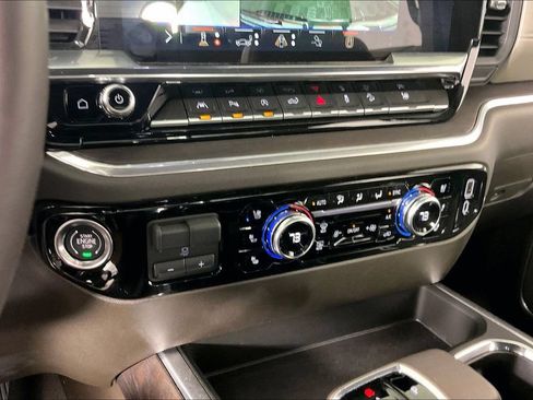 Used 2026 GMC Sierra 1500 SLT w/ SLT Premium Plus Package AWD/4WD image 13