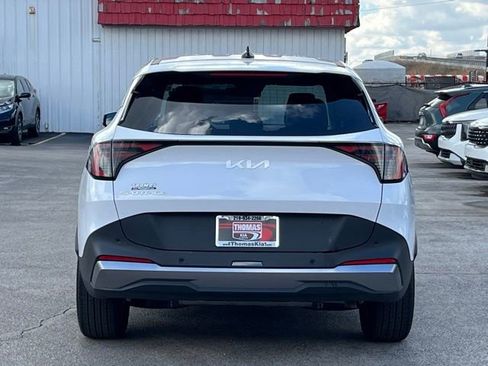Certified 2026 Kia Sportage EX FWD image 11