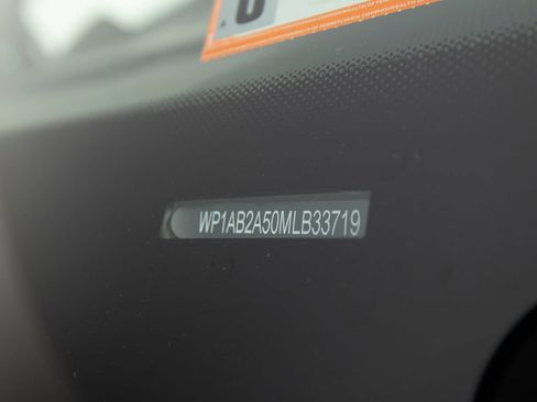 Certified 2021 Porsche Macan S AWD/4WD image 48