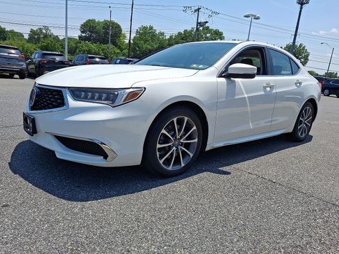 Used 2018 Acura TLX V6 SH-AWD w/ Technology Pkg image 3