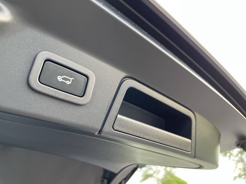 Used 2020 Land Rover Range Rover Velar R-Dynamic S AWD/4WD image 59