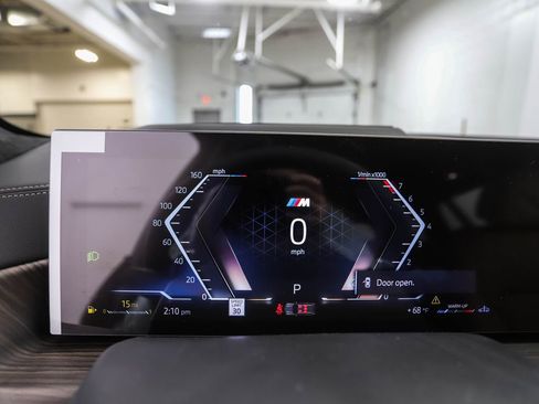 New 2026 BMW X7 xDrive40i w/ M Sport Package AWD/4WD image 14