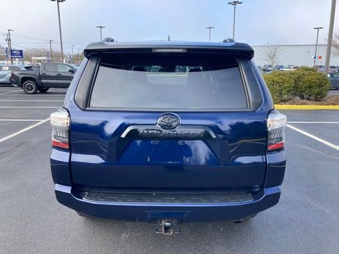 Certified 2021 Toyota 4Runner Venture w/ Moonroof Package AWD/4WD image 4
