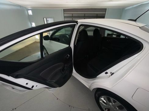Used 2017 Nissan Versa SV w/ SV Special Edition Package FWD image 21