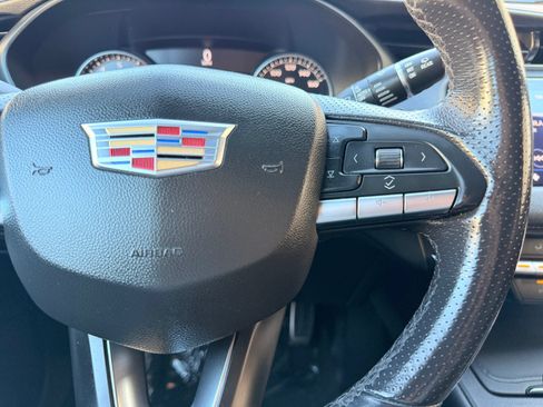 Used 2022 Cadillac XT4 Sport w/ LPO, ONYX Package FWD image 33