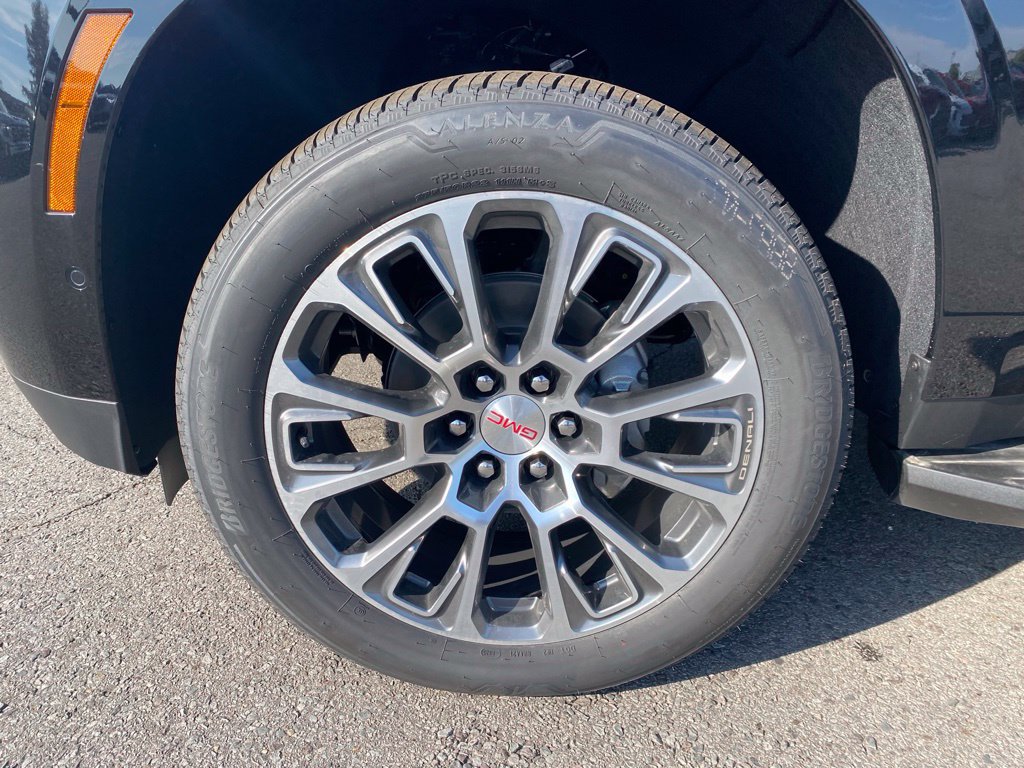 New 2026 GMC Yukon Denali w/ Advanced Technology Package AWD/4WD image 3