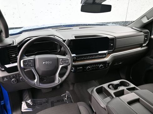 Used 2025 Chevrolet Silverado 1500 RST w/ Z71 Off-Road Package AWD/4WD image 12