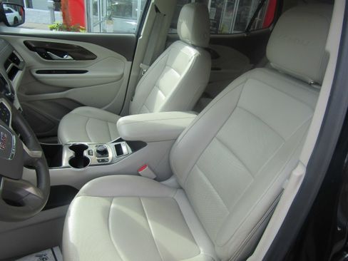 Used 2018 GMC Terrain Denali w/ Advanced Safety Package image 10