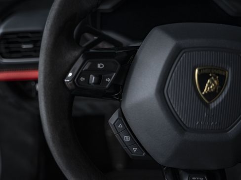 Used 2024 Lamborghini Huracan STO RWD image 38